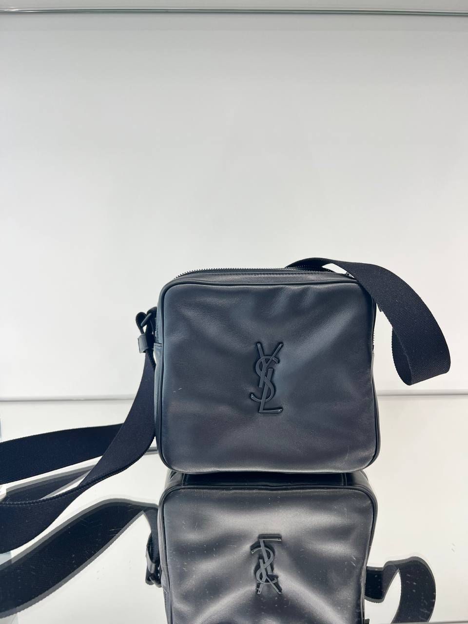 Camera Bag in Smooth Leather