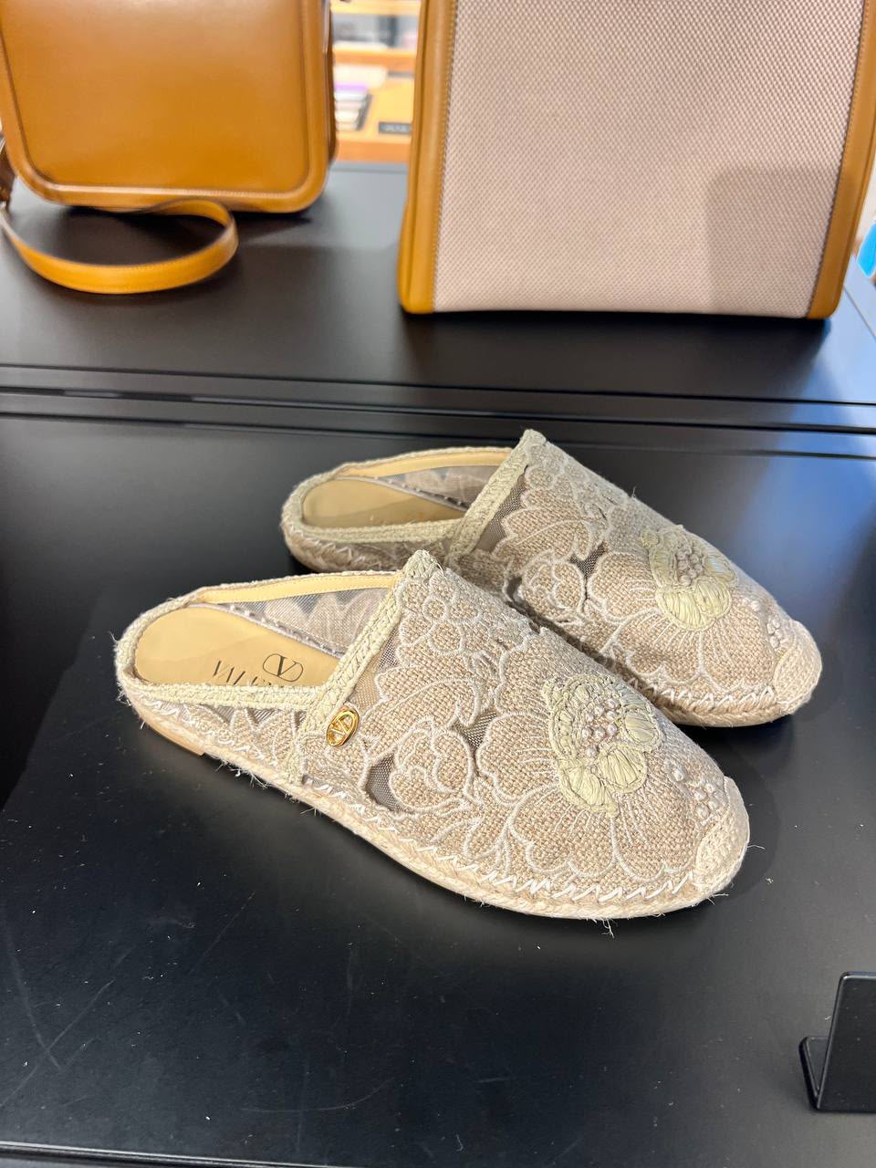 Garavani Lace Espadrille Mules