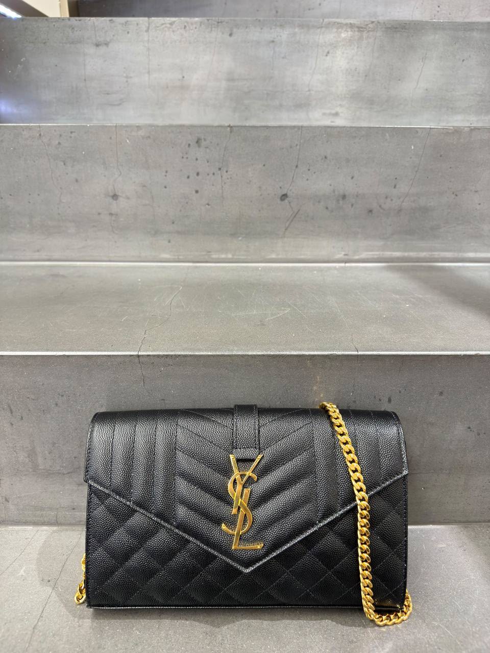 Envelope Chain Wallet in Grain de Poudre Embossed Leather