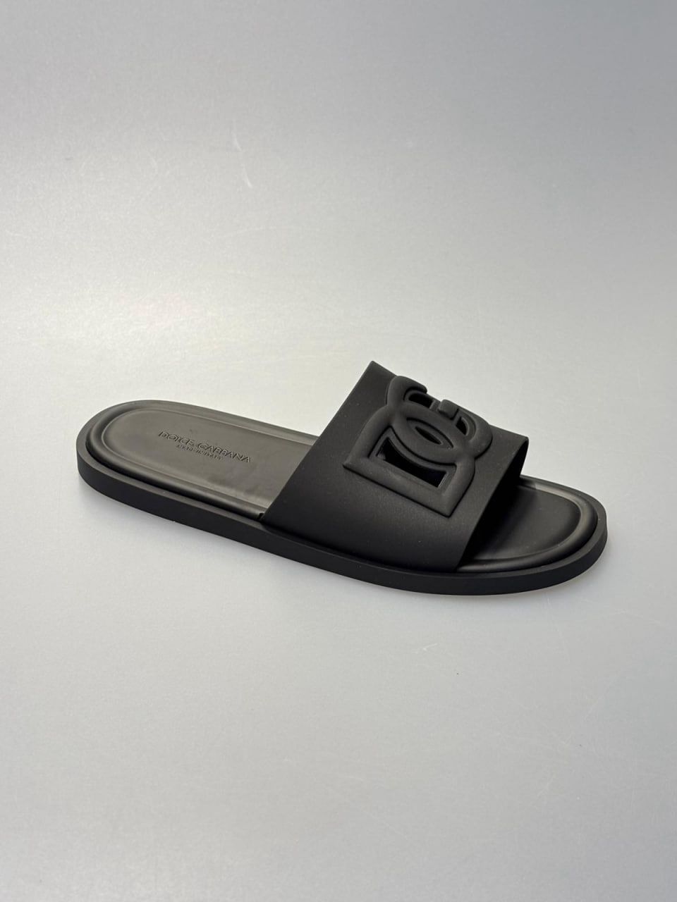 Rubber slides with DG logo