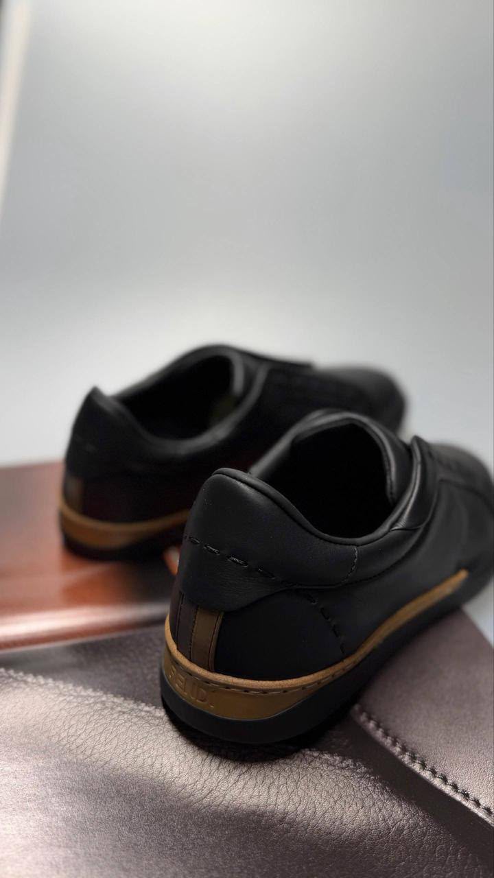 Flow Low-Top Sneakers