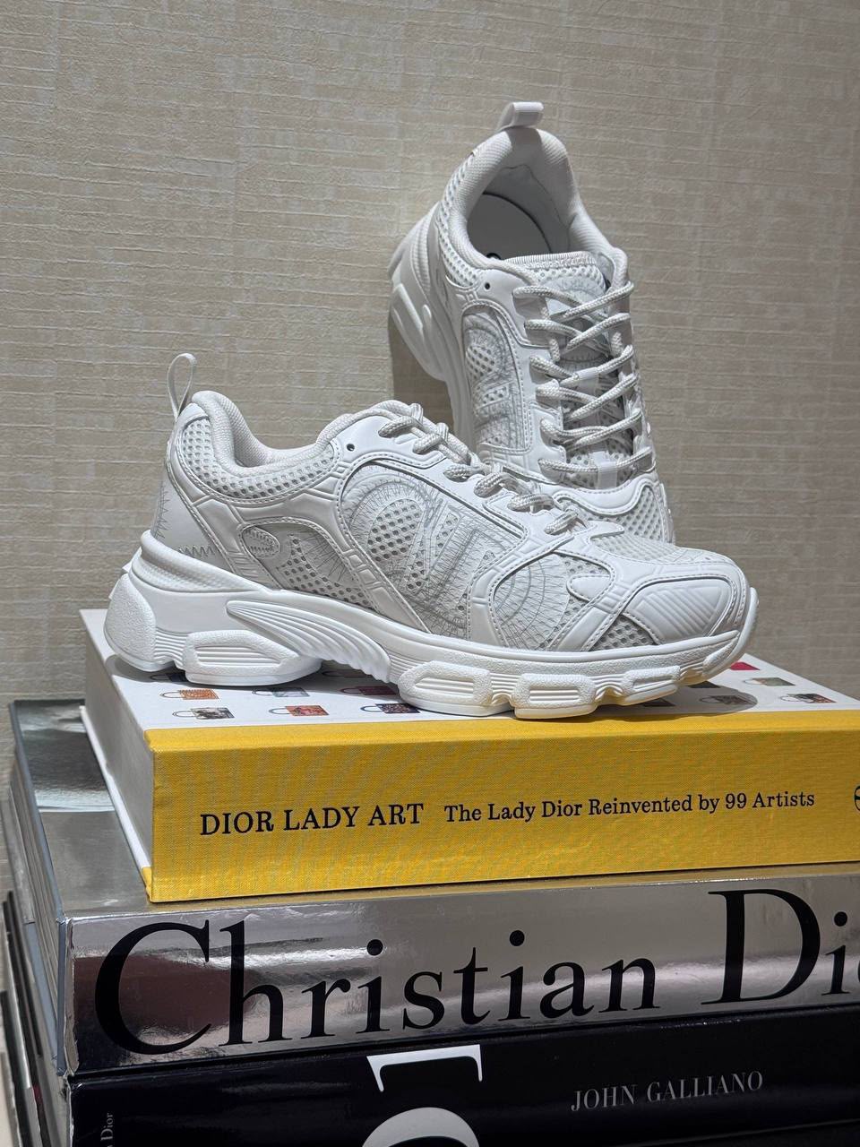 Vibe Sneaker