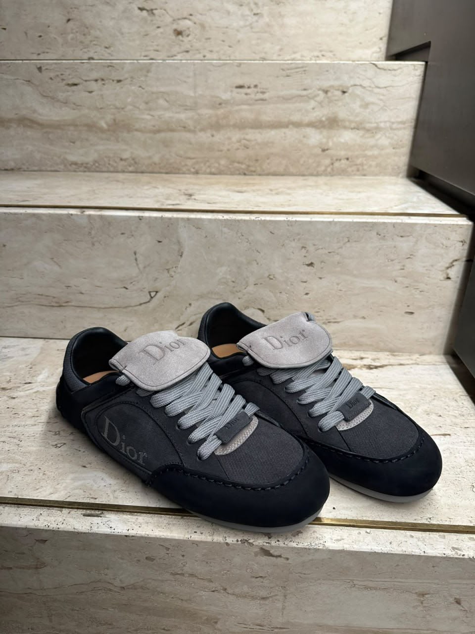 B33 Low-Top Sneaker