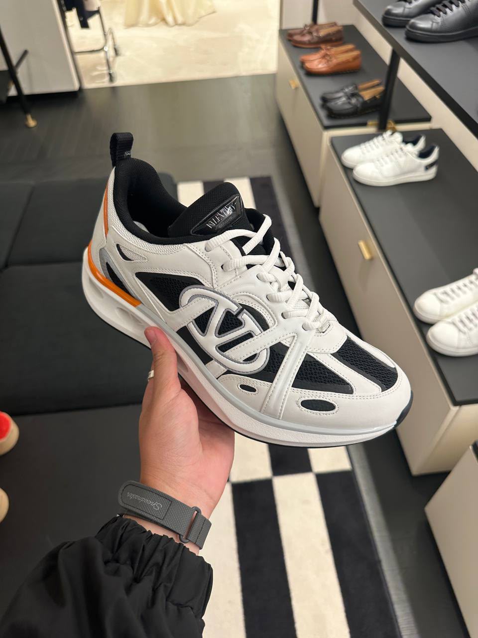 Garavani Neo-V2 Sneaker