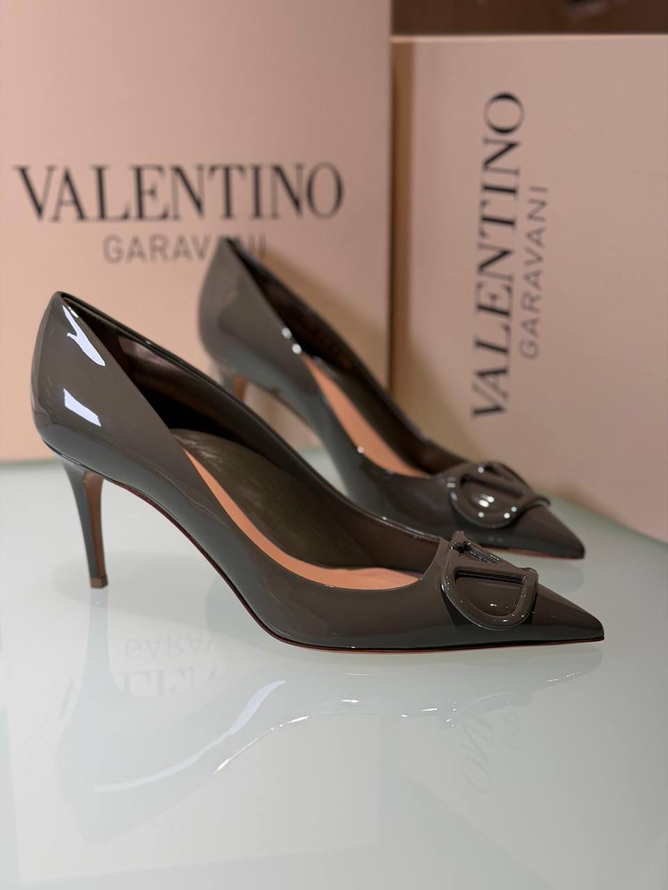 VLogo Signature Patent Leather Pump
