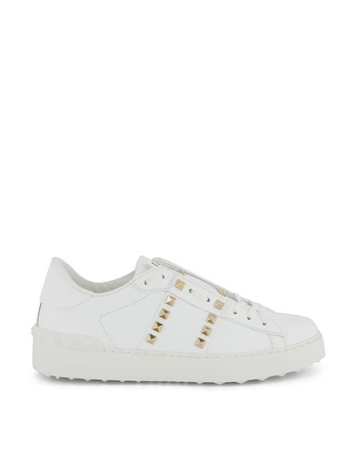 Sneakers realizzate in pelle
