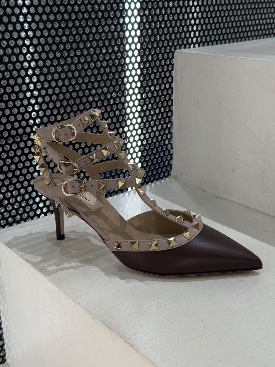 Garavani Rockstud Caged Kitten Heel Pump