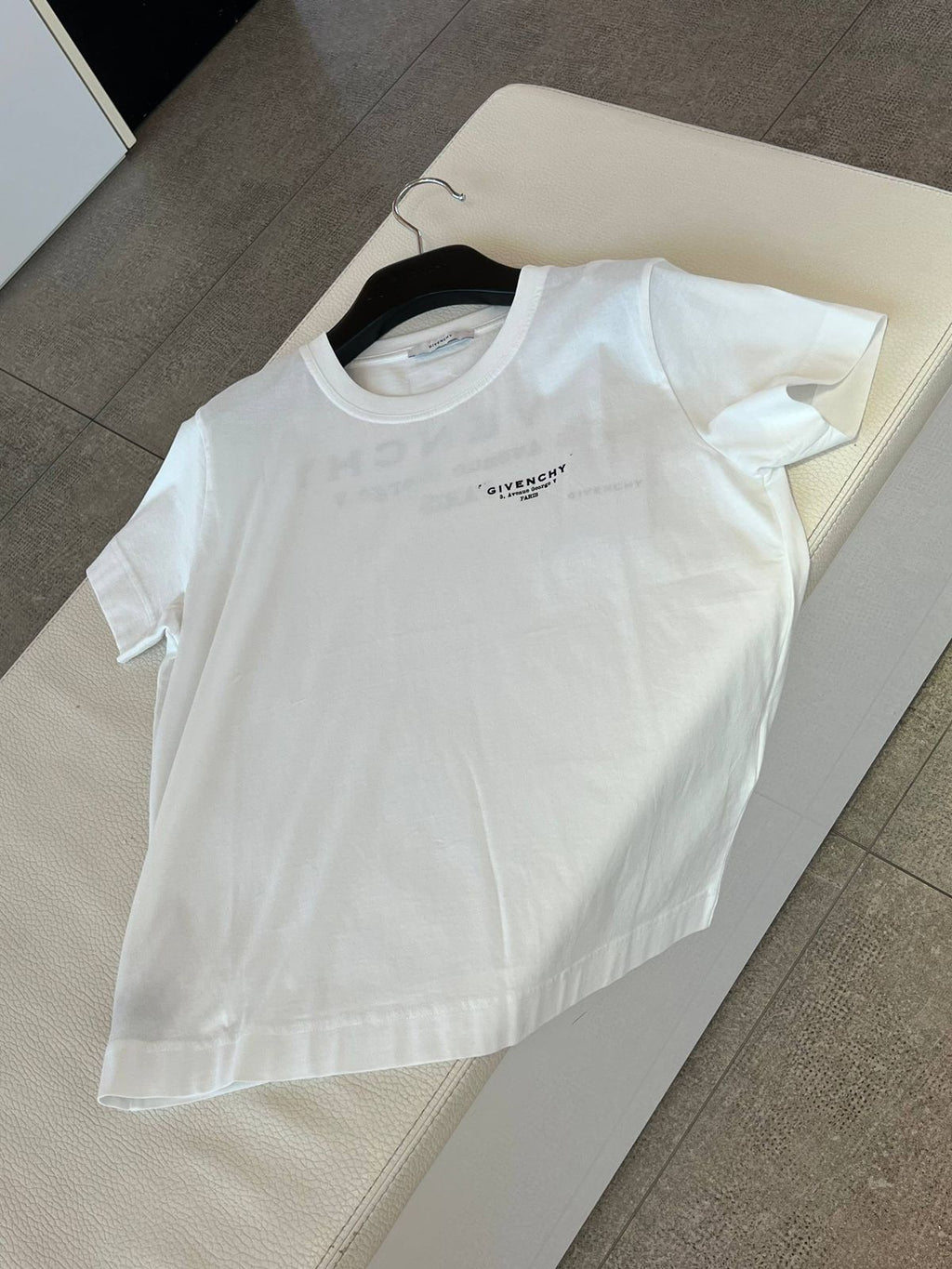 3, Avenue George V Paris T-Shirt