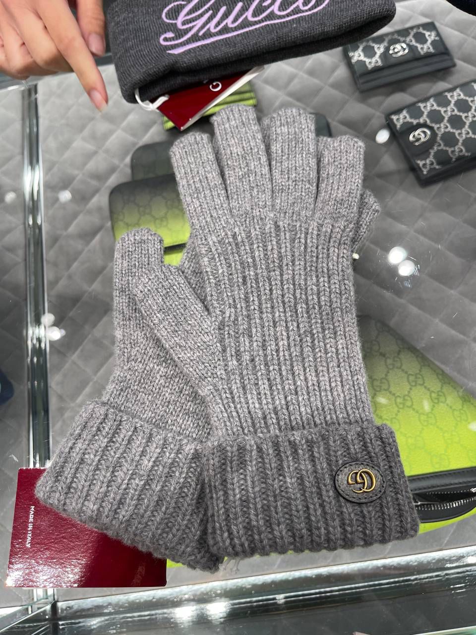 Ribbed wool gloves with Double G