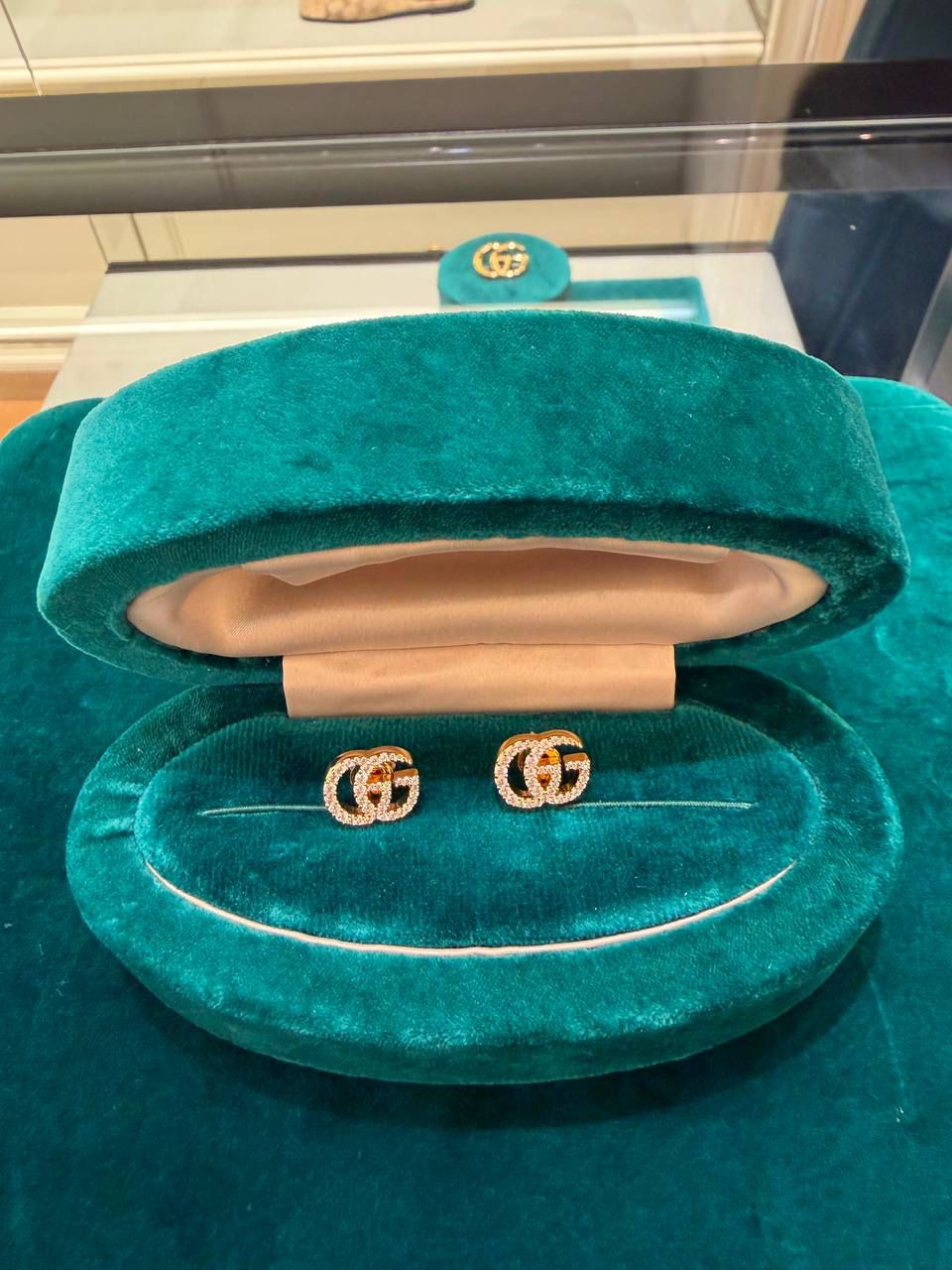 Double G earrings with diamonds
