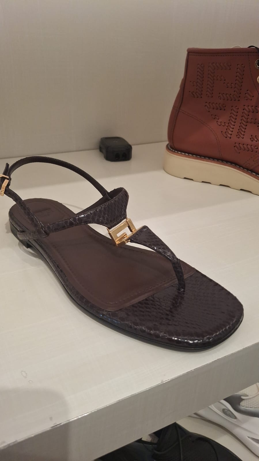 O'Lock Thong Sandals