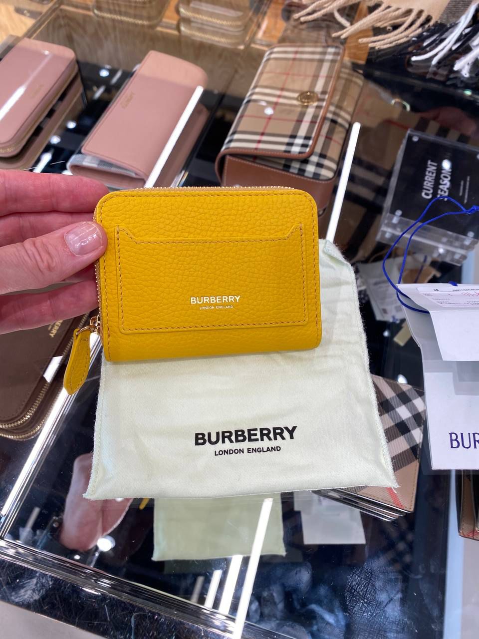 Grainy Leather Zip Card Case