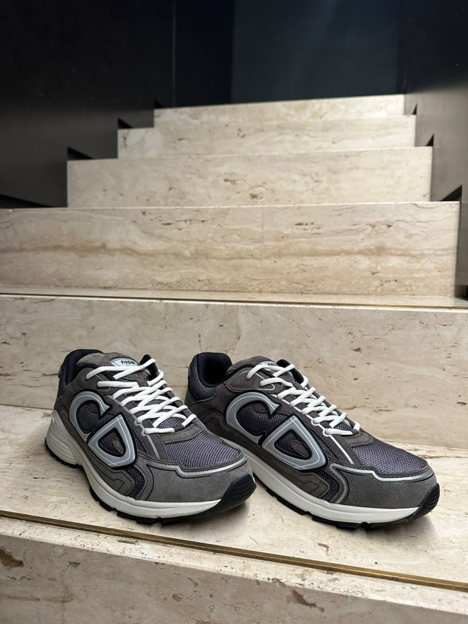 B30 Sneakers