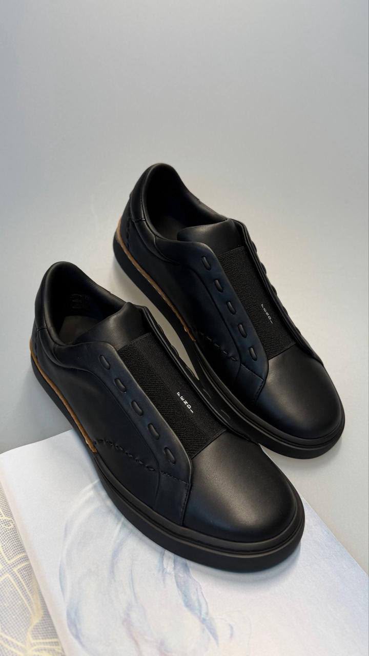 Flow Low-Top Sneakers