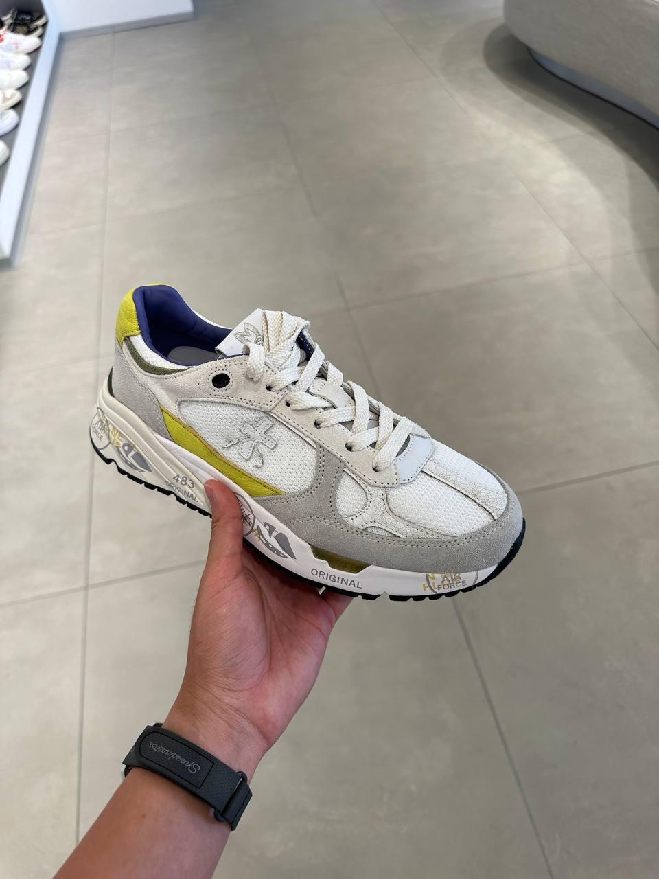 Mase Sneakers