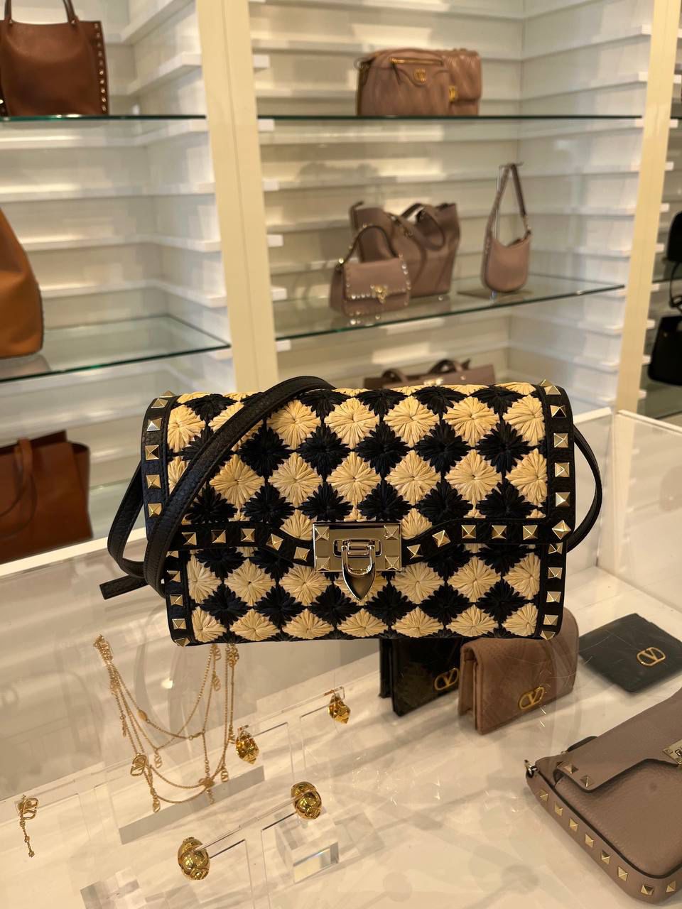 Garavani Roman Stud Shoulder Bag in Raffia