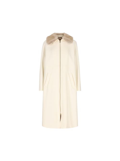 Cappotto realizzato in lana vergine e poliammide