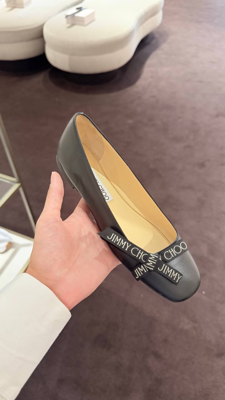 Aurelie Flat