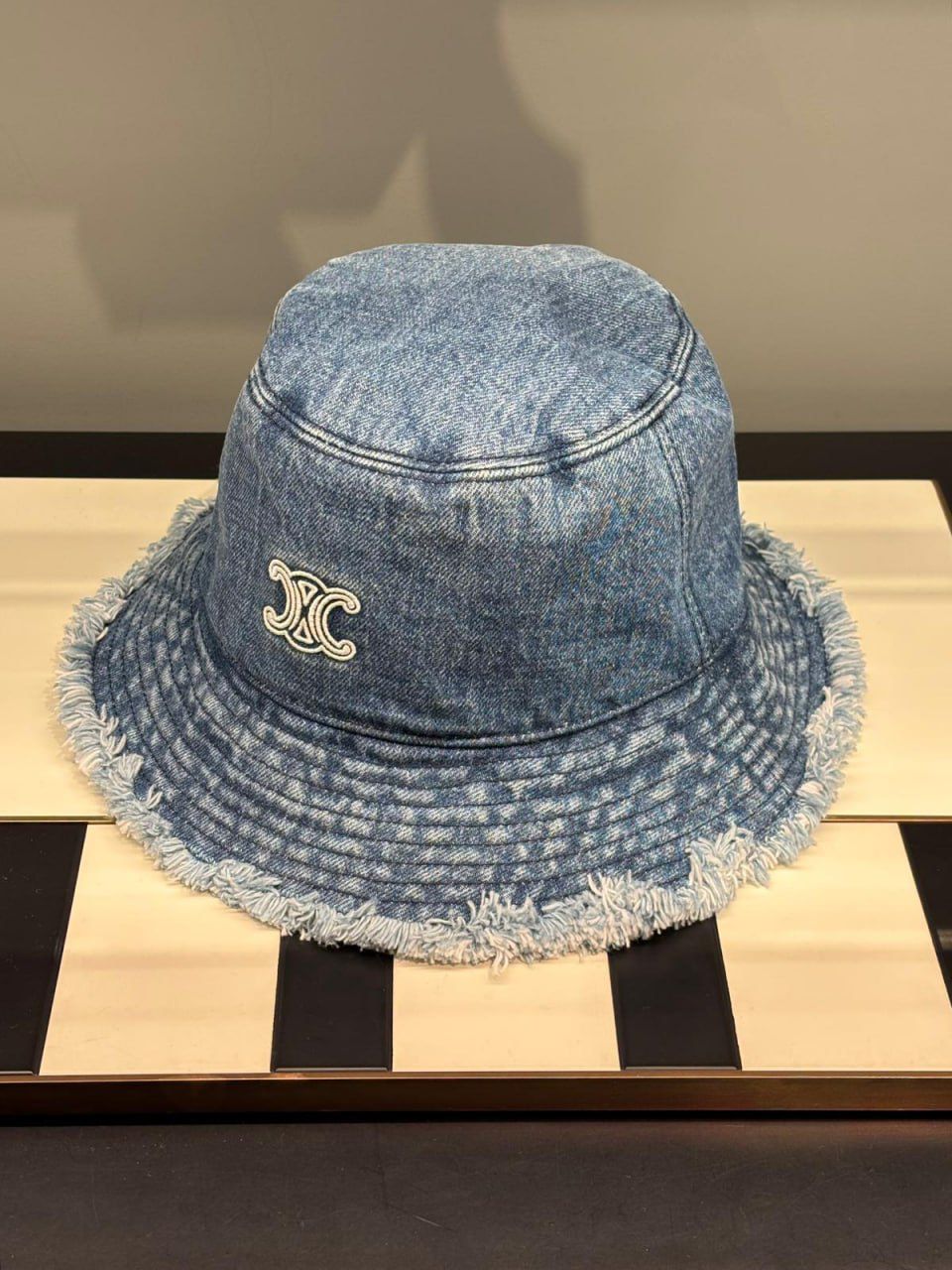 Triomphe Bucket Hat in Denim