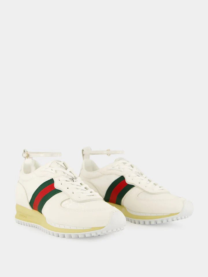 Run sneaker with ankle strap