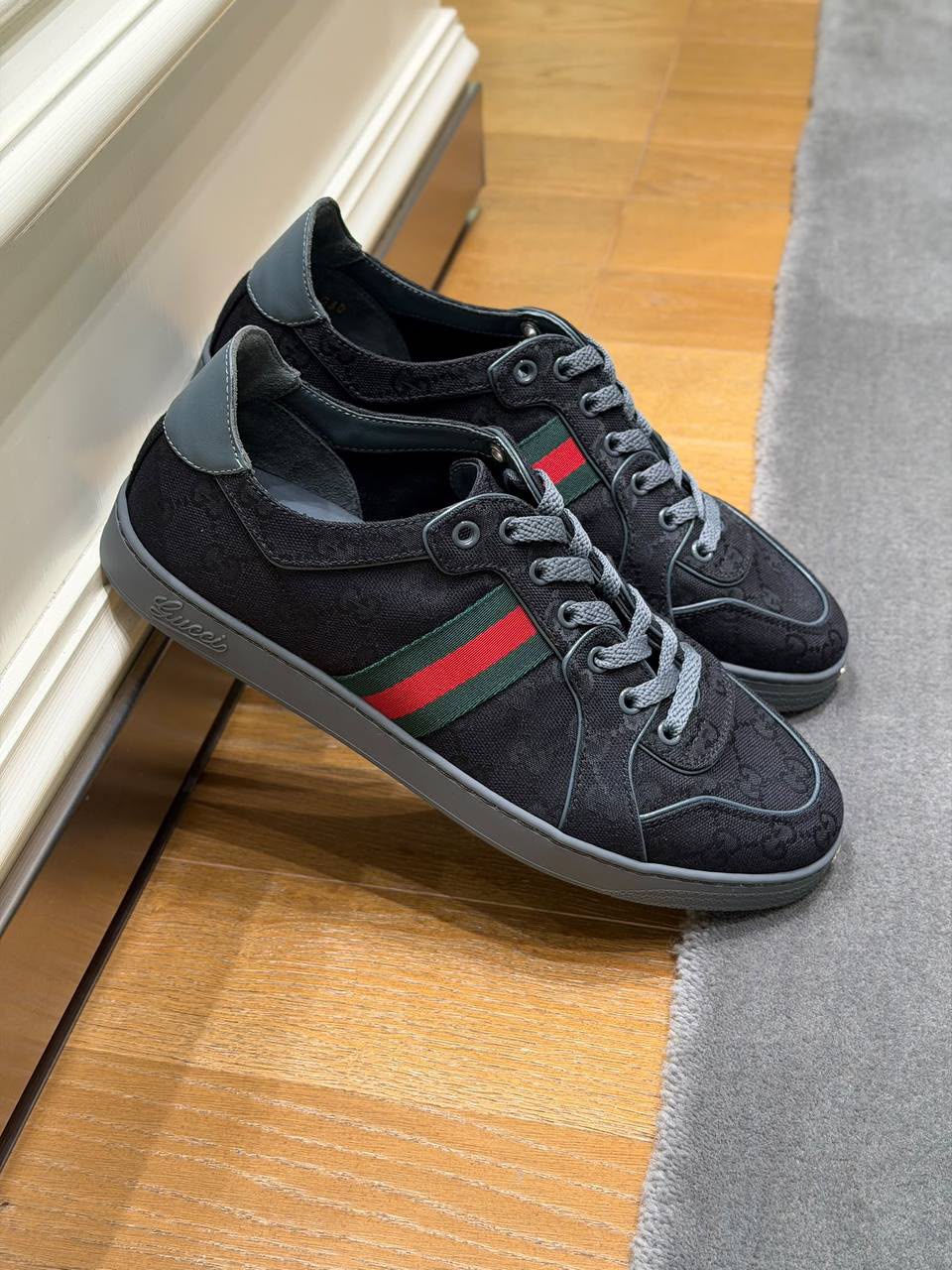 Men's GG Supreme Canvas Low-Top Sneaker