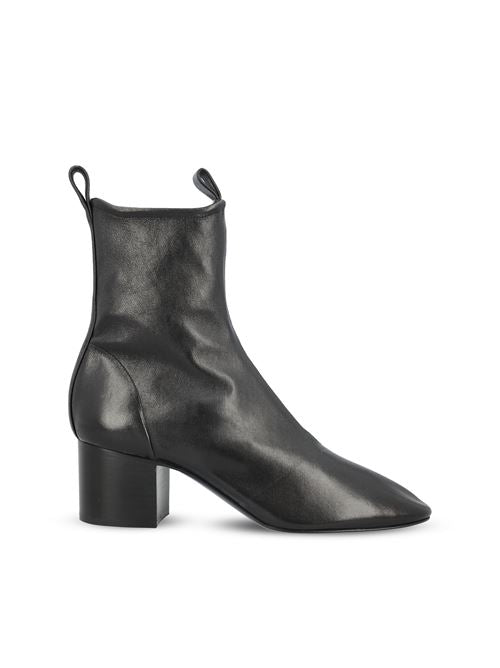Stivali realizzati in pelle