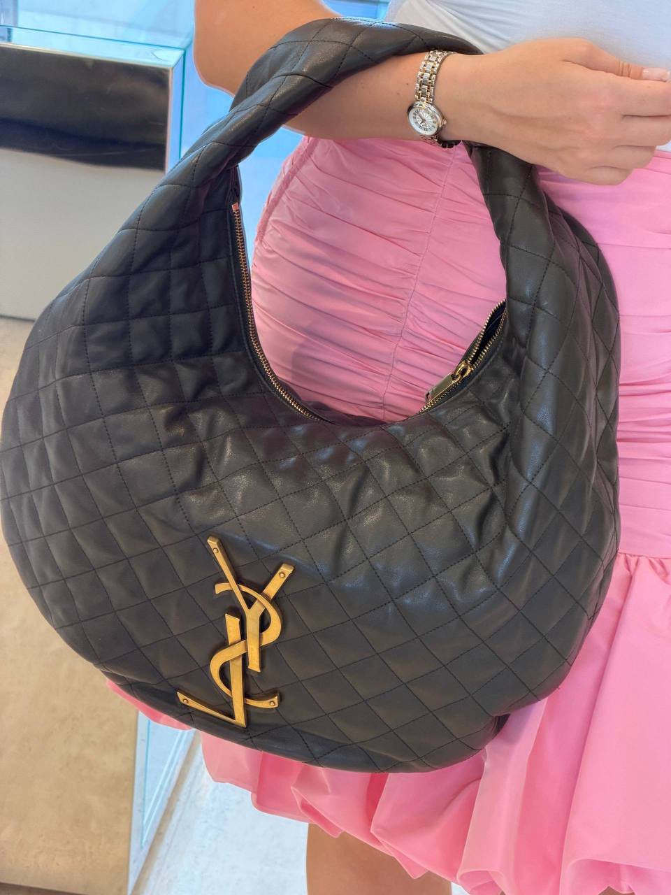 Le 5 à 7 Hobo Bag in Quilted Lambskin