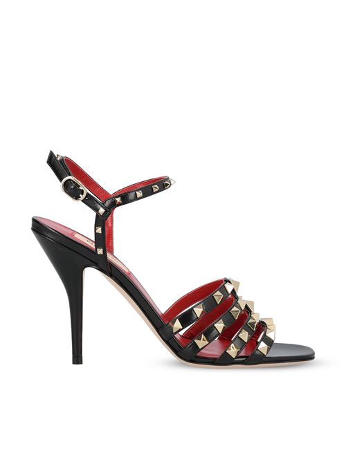 Sandali realizzati in pelle