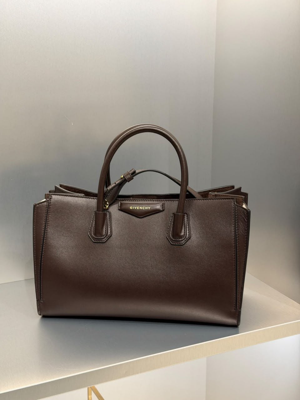 Antigona Soft Medium Handbag