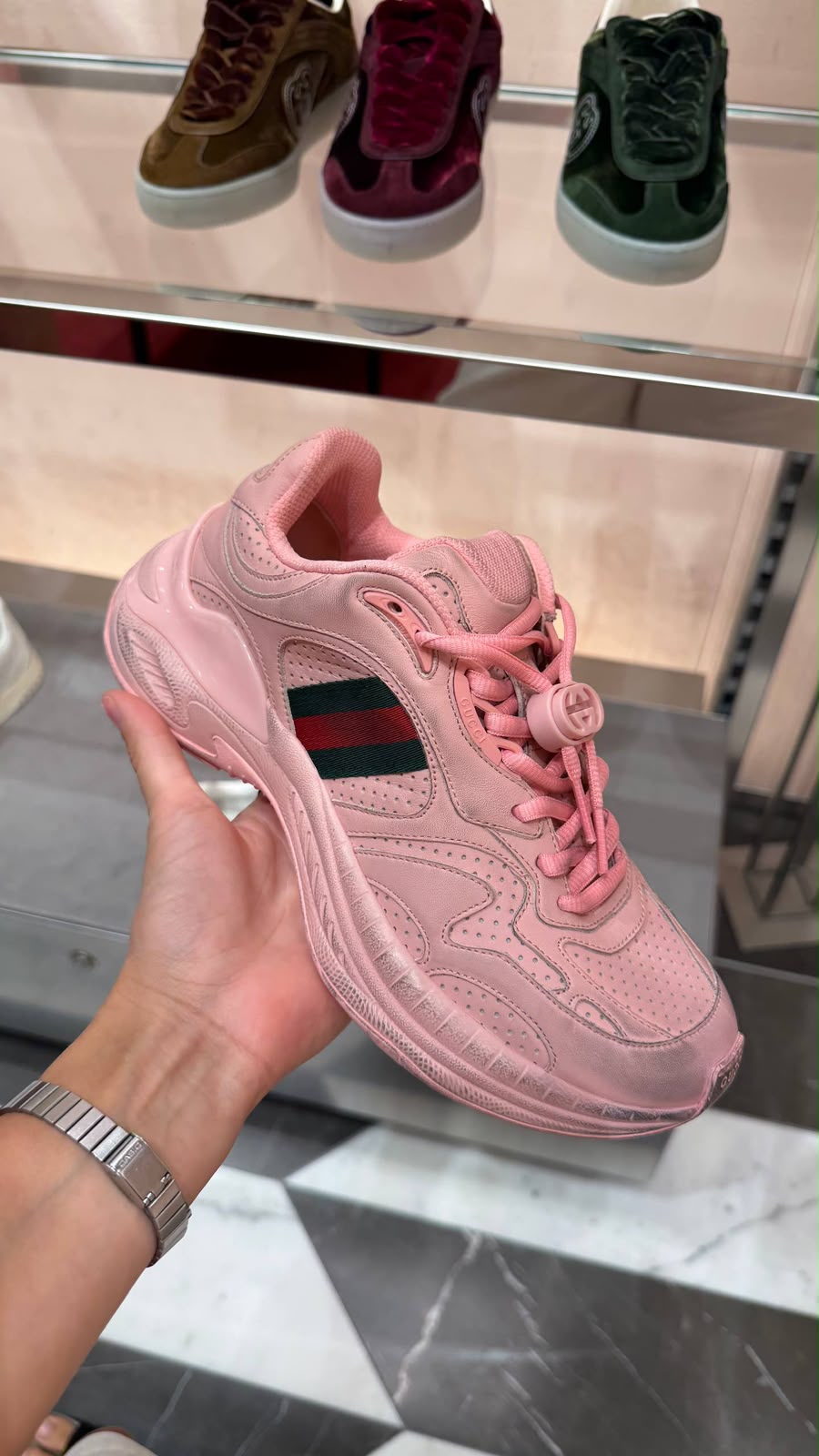 Rhyton sneaker with Web