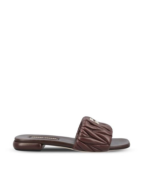 Sandali realizzati in pelle