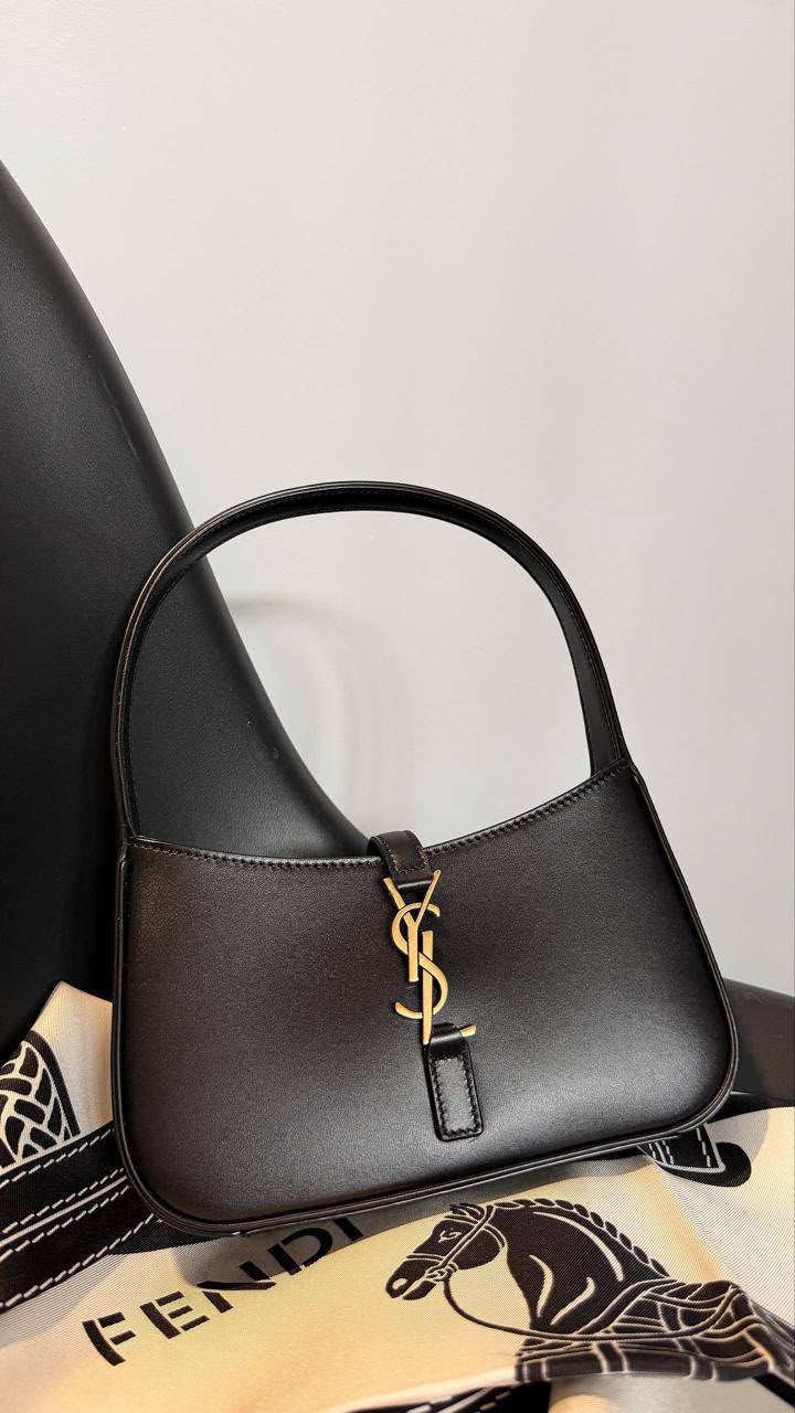 Le 5 à 7 Hobo Bag