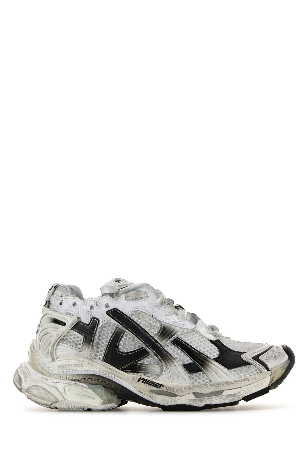 BALENCIAGA RUNNER For Women Exterior: 100% Fabric 100% Nylon 100% Rubber Interior: 100% Fabric Sole: Rubber