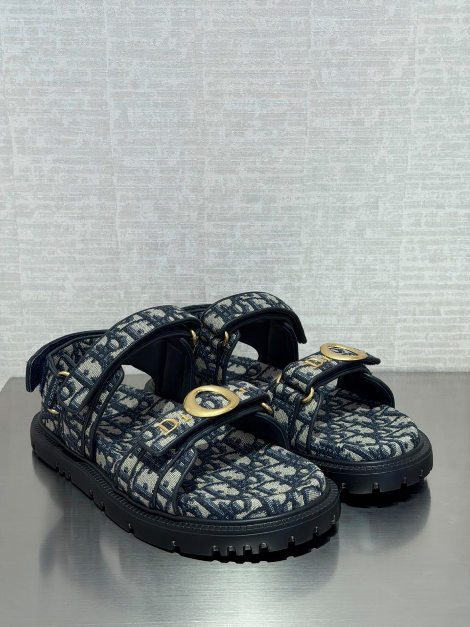 Act Sandal