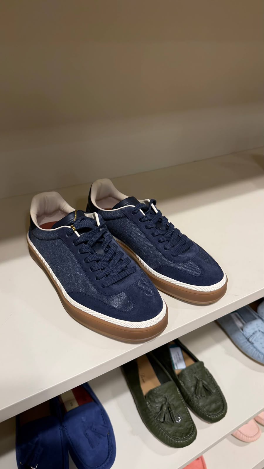 Curling Sneaker