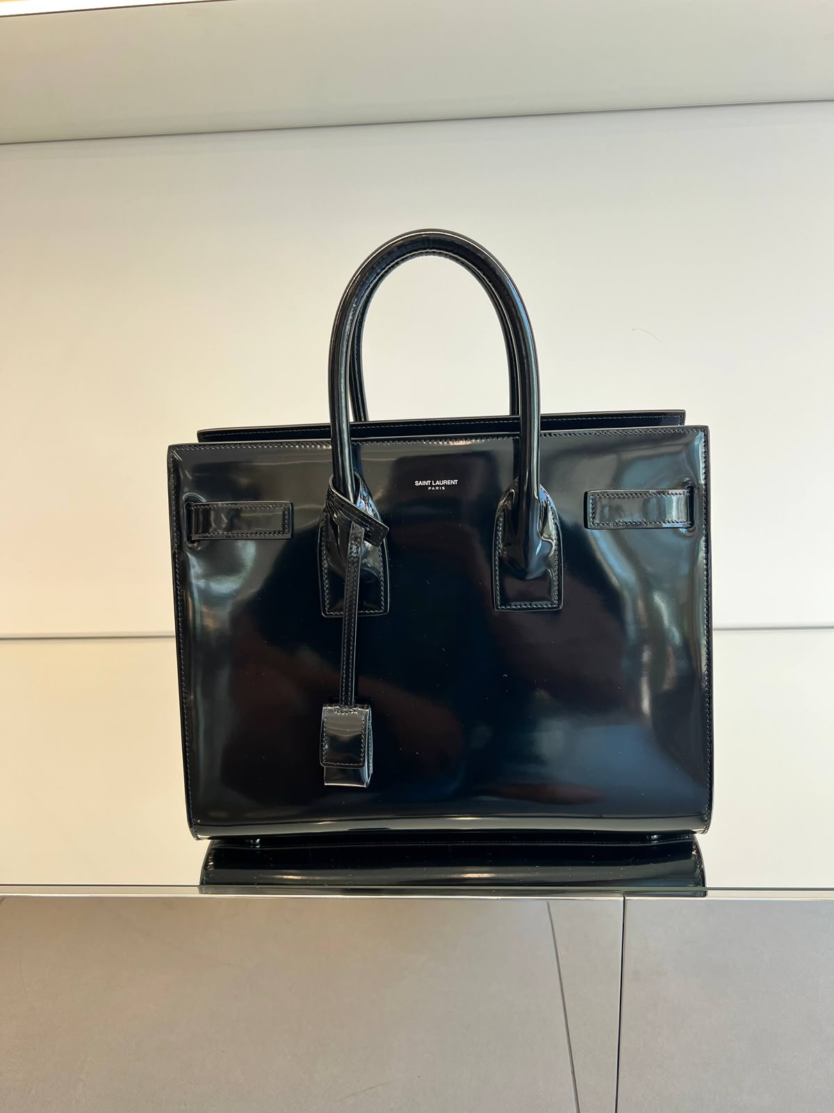 Sac de Jour Nano in Shiny Leather