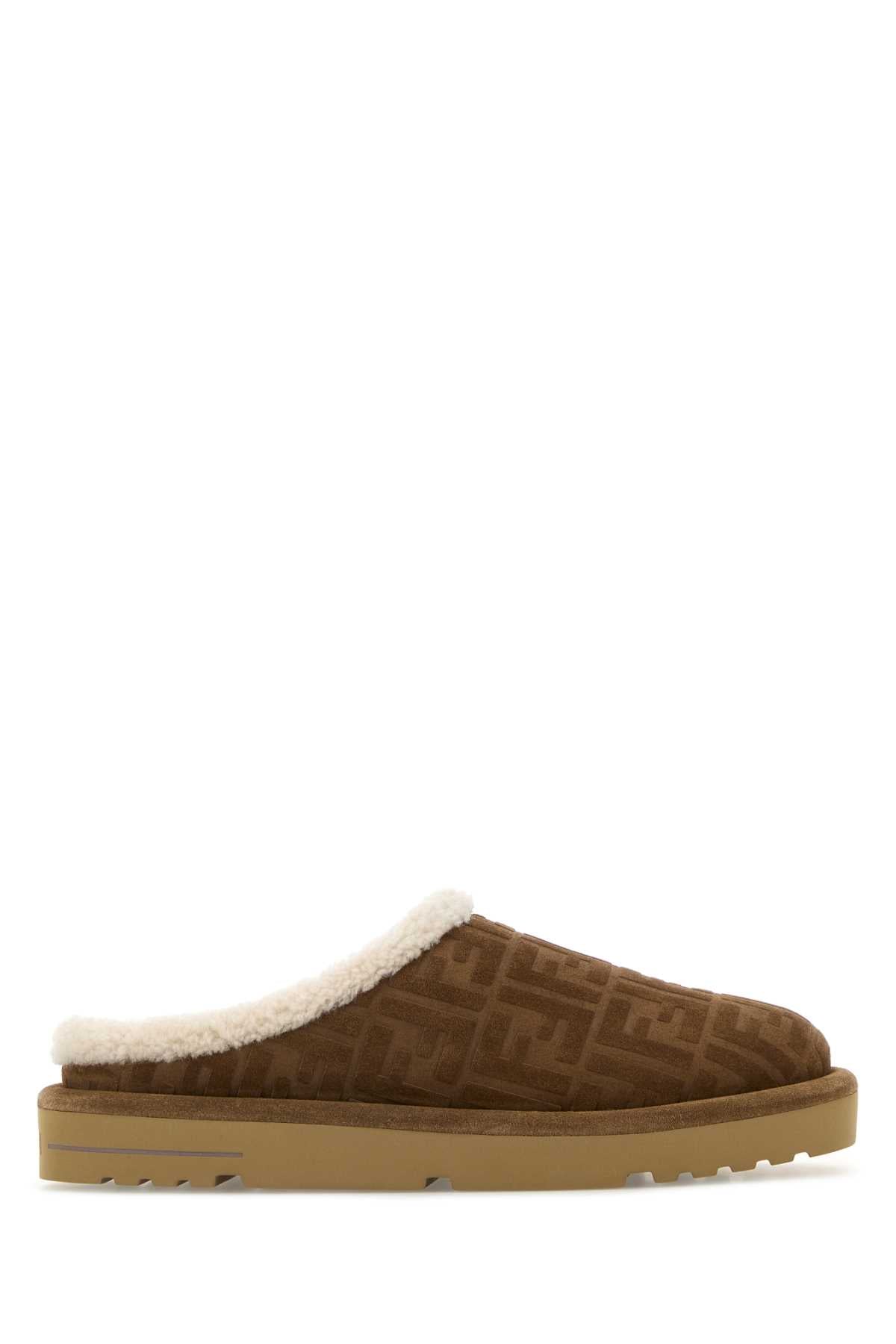 FENDI SABOT SIMIL TASMAN FF ALL OVER For Men Exterior: 100% Calf Interior: 100% Shearling Sole: Rubber