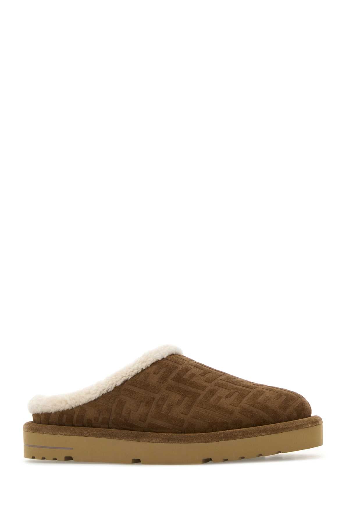 FENDI SABOT SIMIL TASMAN FF ALL OVER For Men Exterior: 100% Calf Interior: 100% Shearling Sole: Rubber