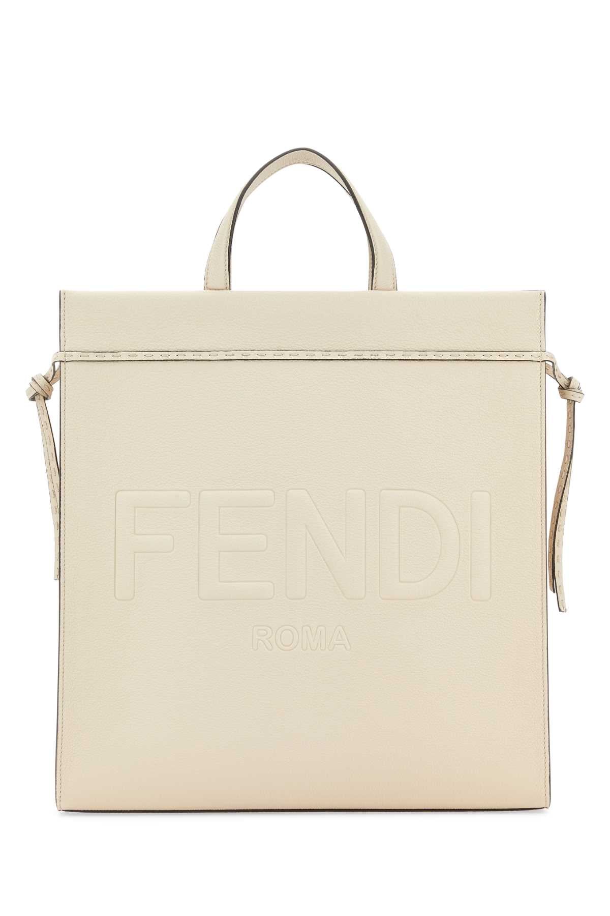 FENDI BORSA For Men Exterior: 100% Calf Lining: 60% Nylon 40% Polyurethane Finishing: Silver metal