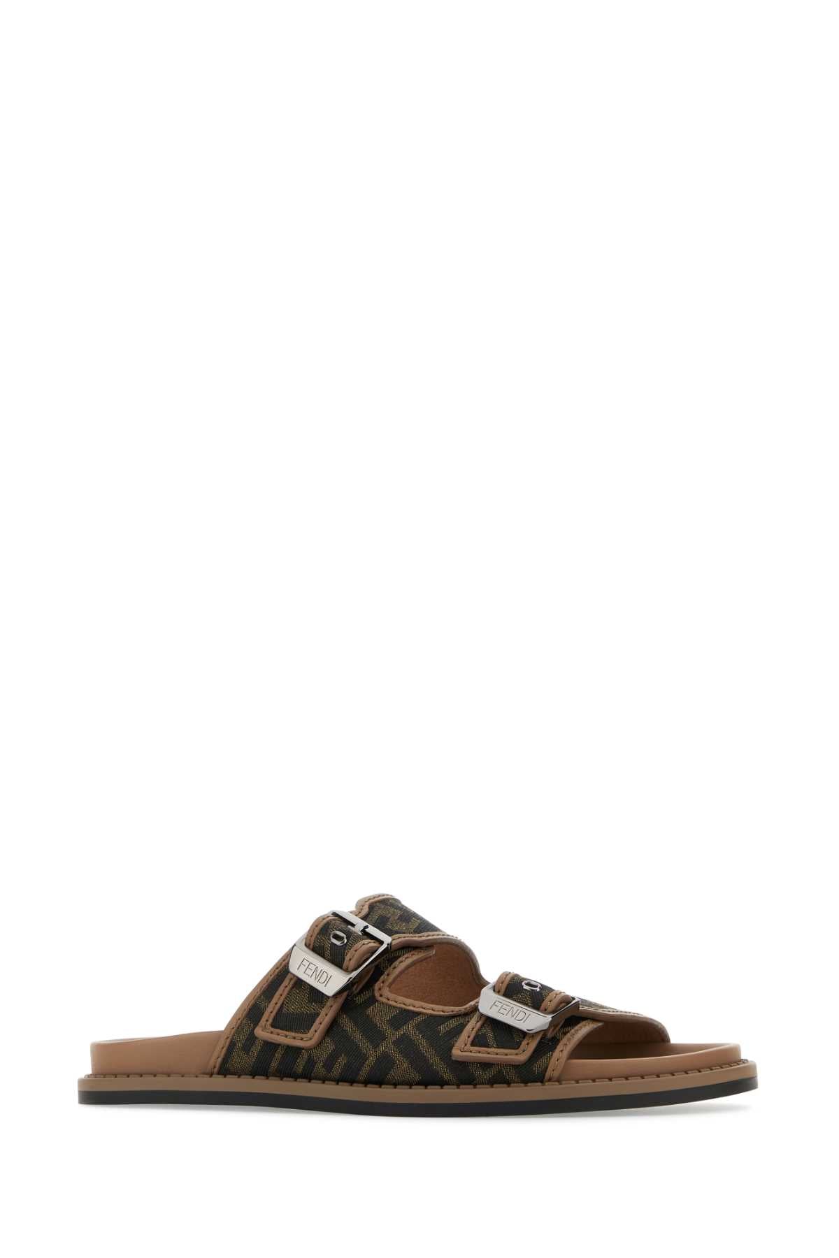 FENDI SANDALO For Men Exterior: 100% Fabric Interior: 100% Leather Sole: Rubber