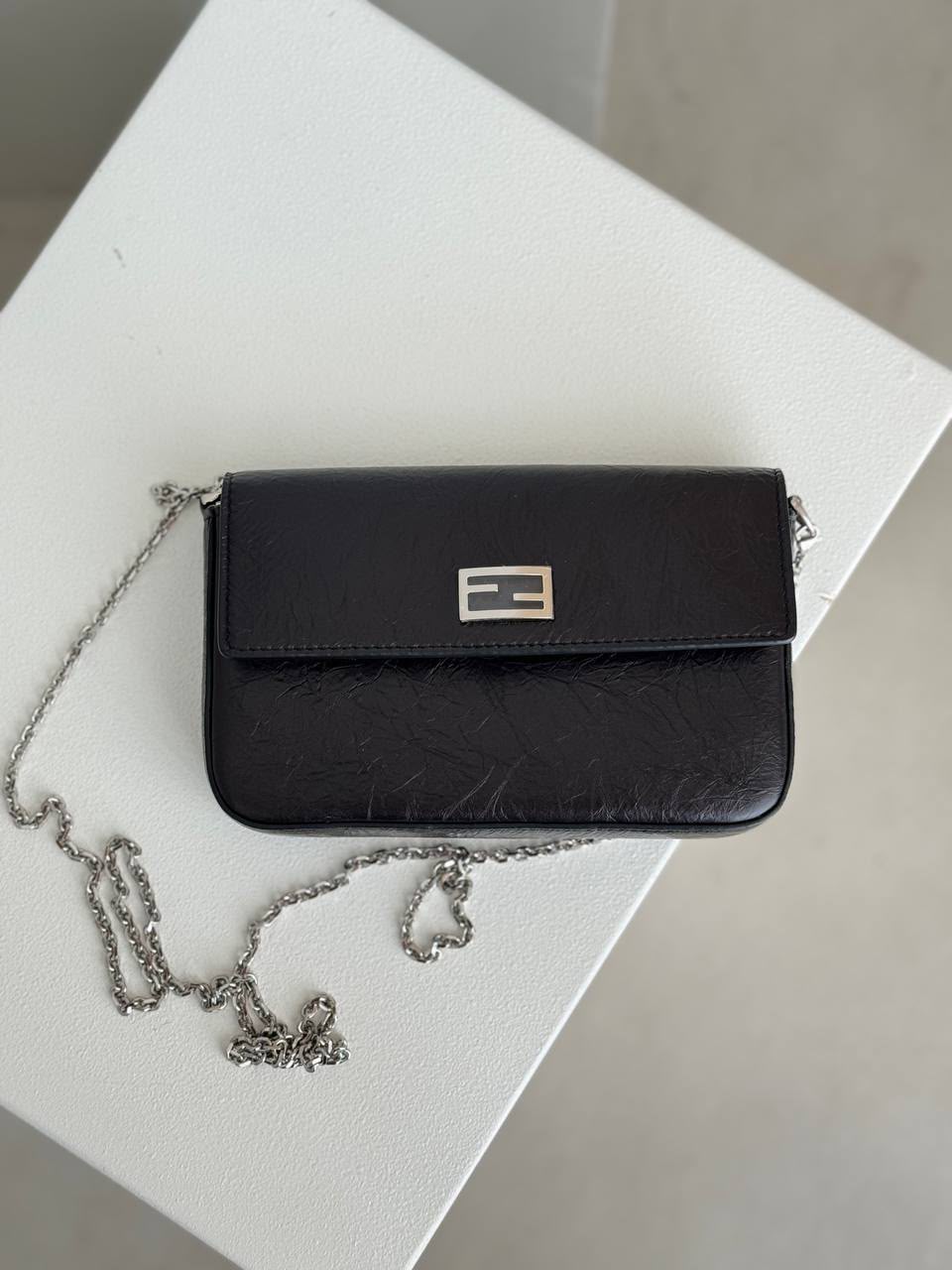 O'Lock Baguette Chain Bag