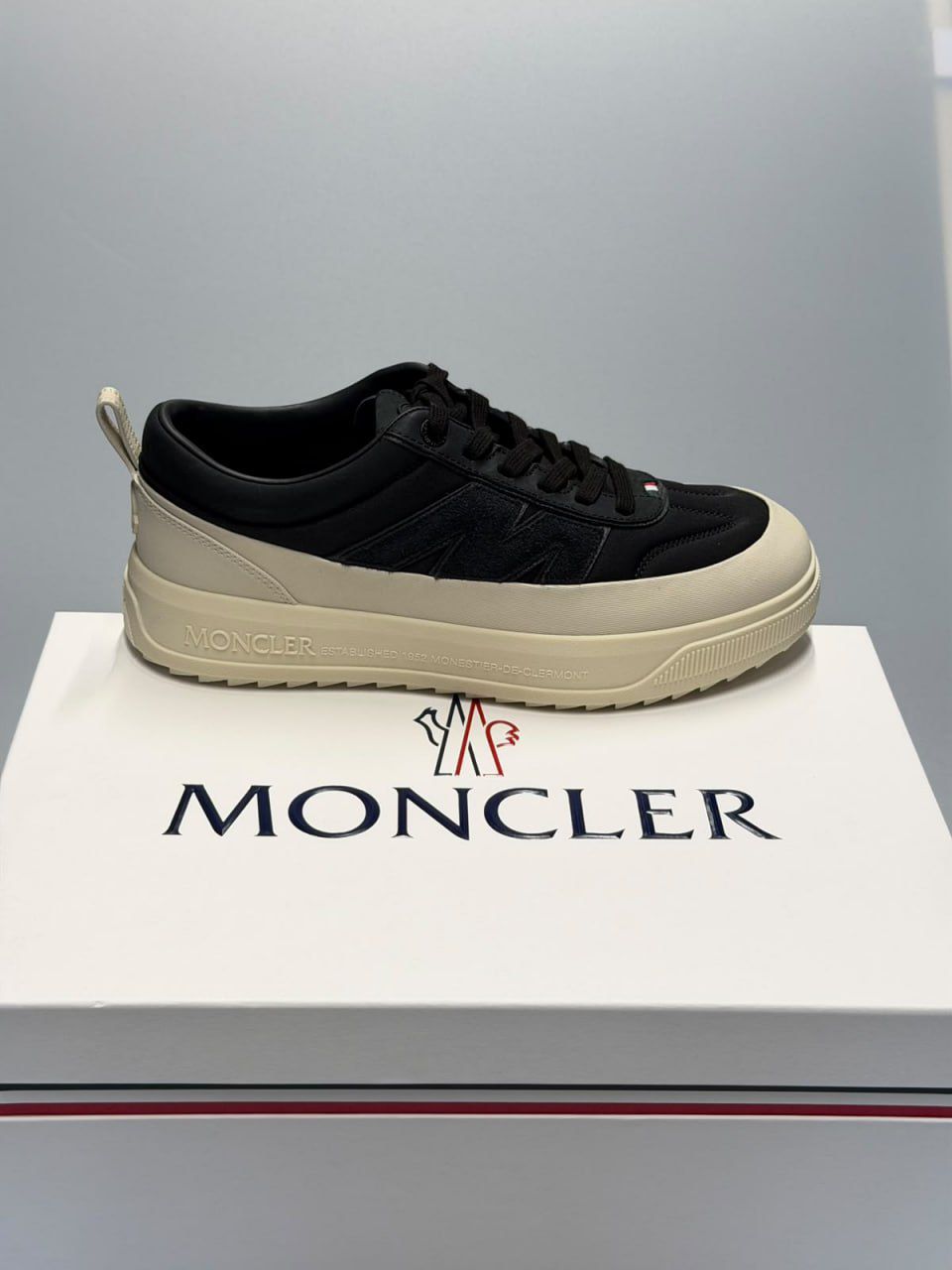 Glissier Low-Top Sneakers