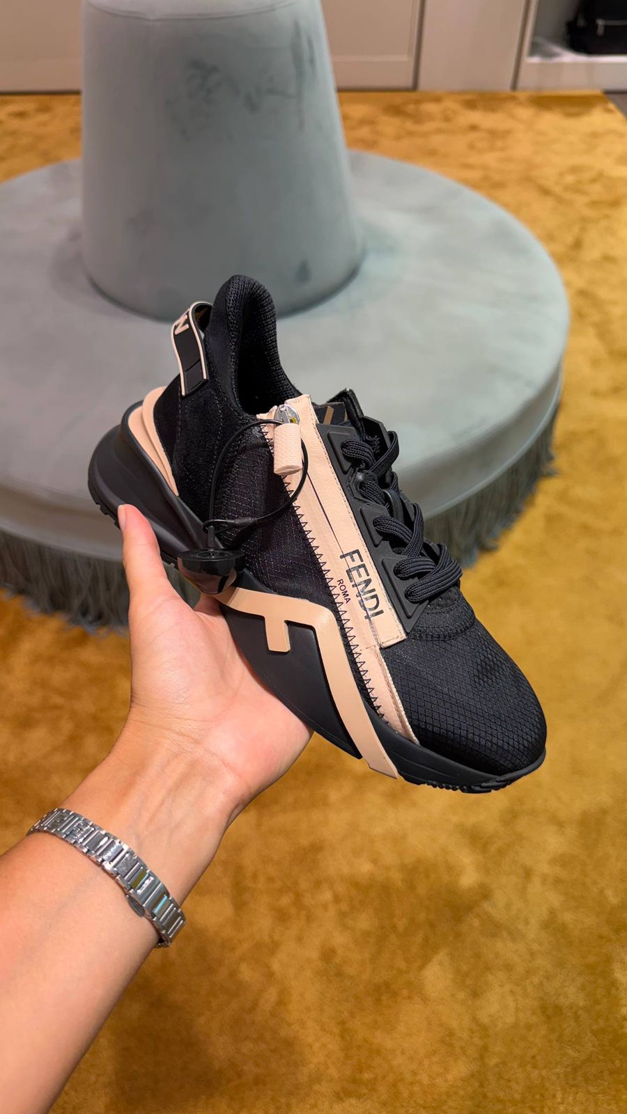 Flow Sneakers