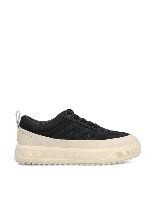 Sneakers realizzate in pelle