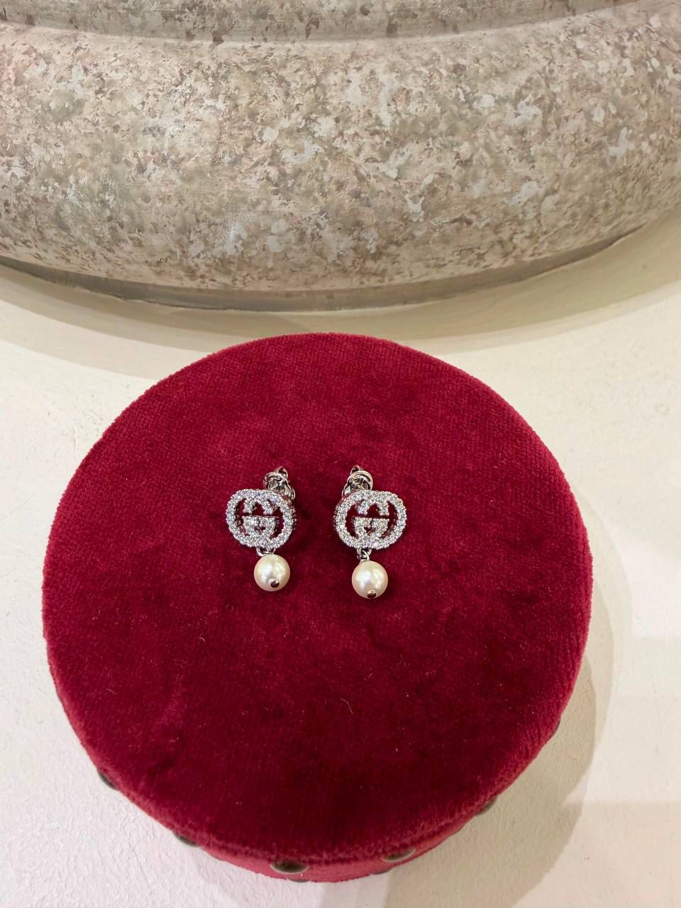 Interlocking G earrings with crystals and pearls