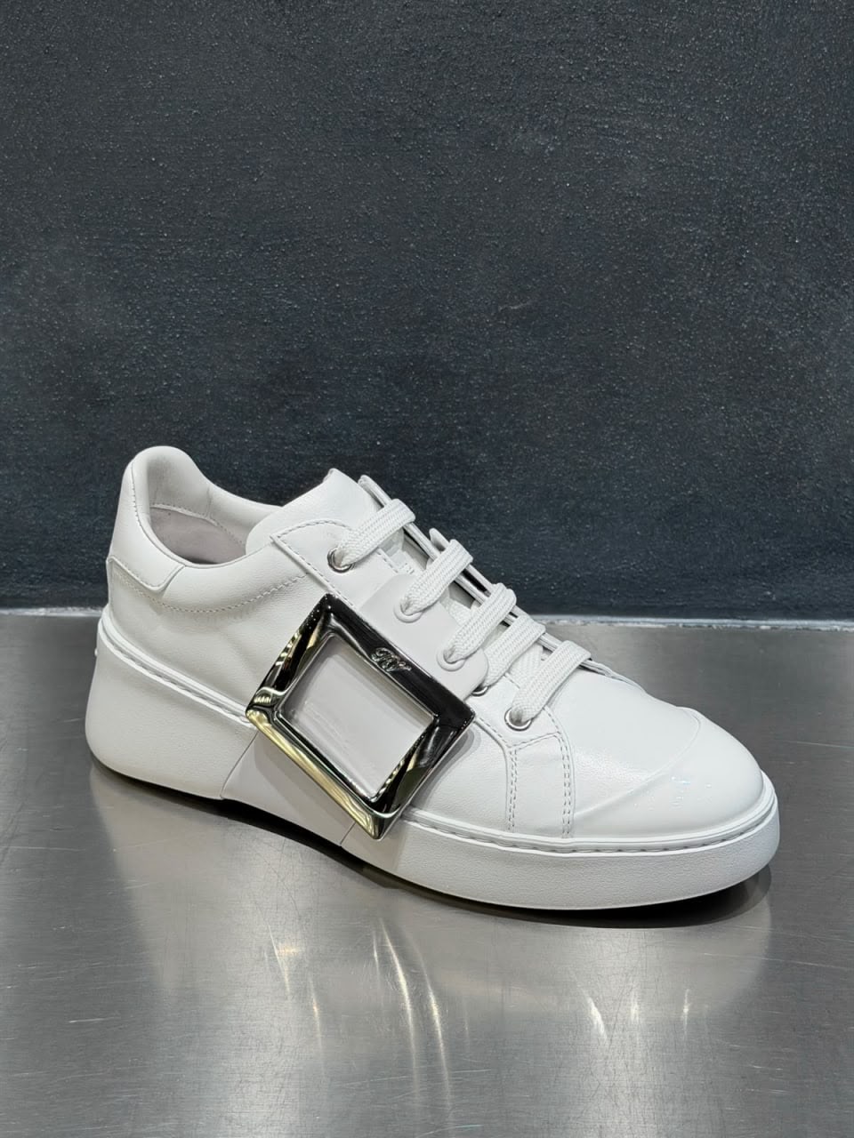 Viv' Skate Metal Buckle Sneakers