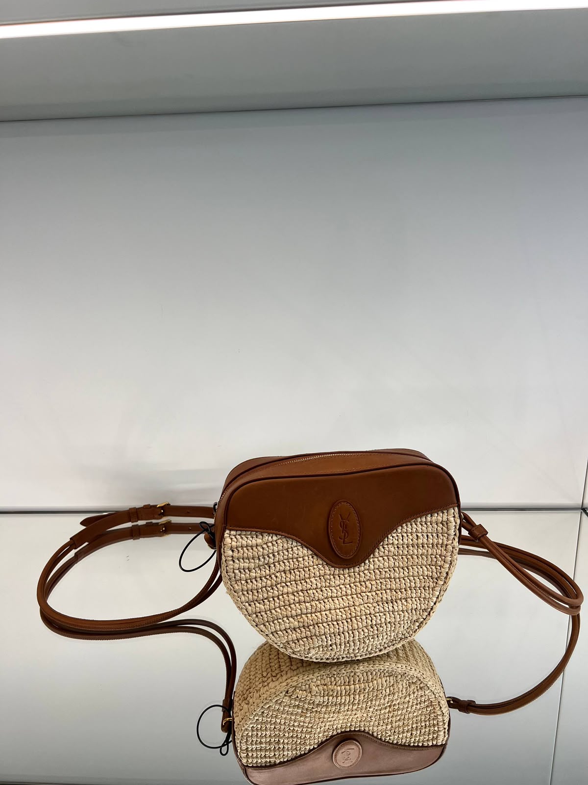Le 5 à 7 Camera Bag in Raffia and Leather