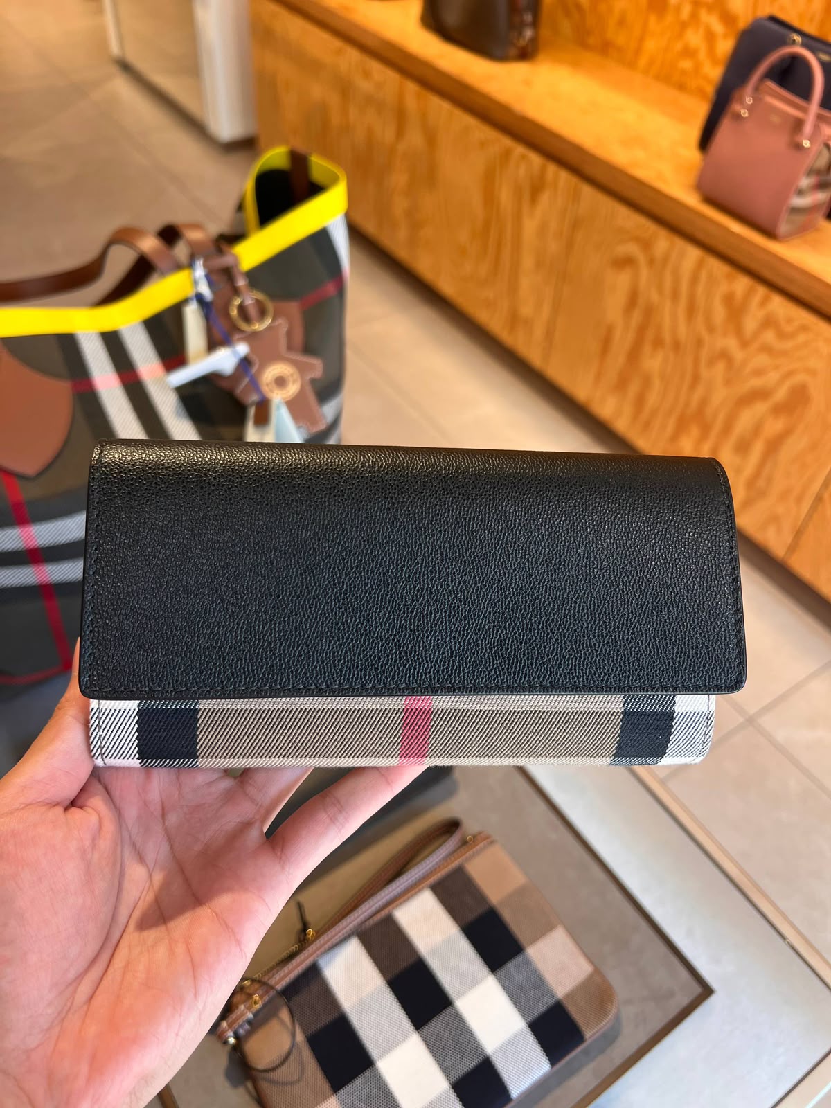 Continental Wallet