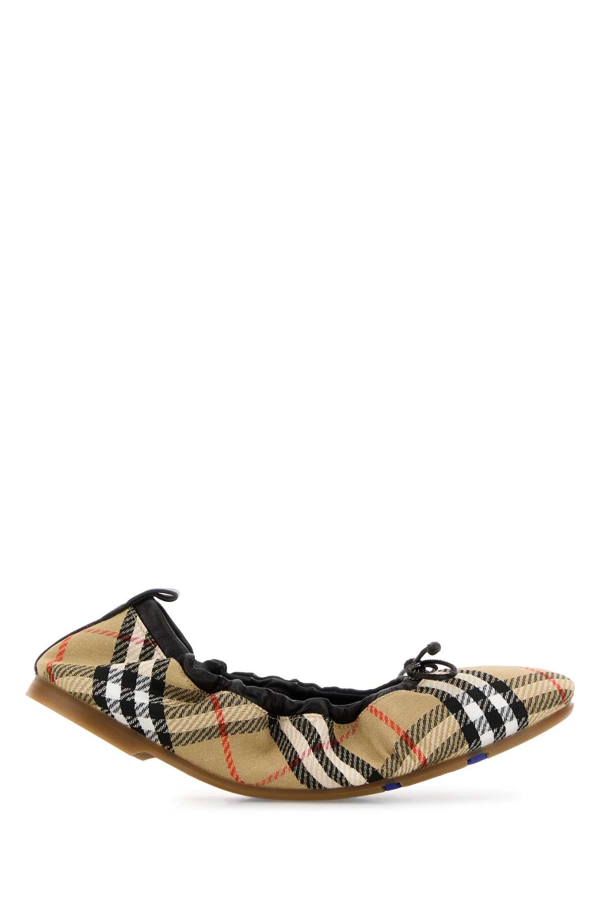 BURBERRY LF FAWN 05 CHK For Women Exterior: 100% Fabric Interior: 100% Leather Sole: Rubber