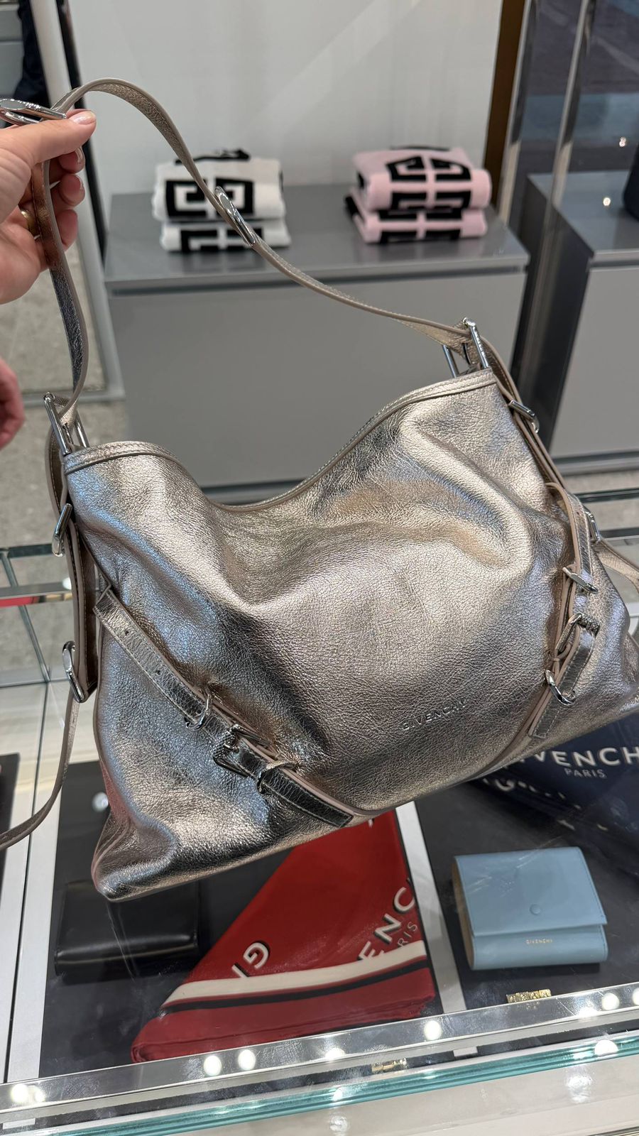 Voyou Medium Shoulder Bag